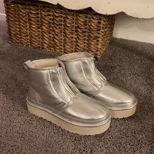 Silver Ugg’s size 7